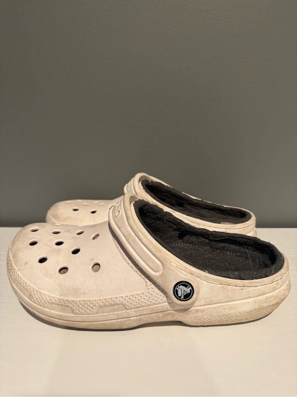 CROCS Classic Clog with Fuzzy Lining - Off-White - Picture 4 of 8